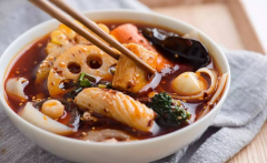 知名麻辣烫出现食品安全问题，如何保障吃的安全？